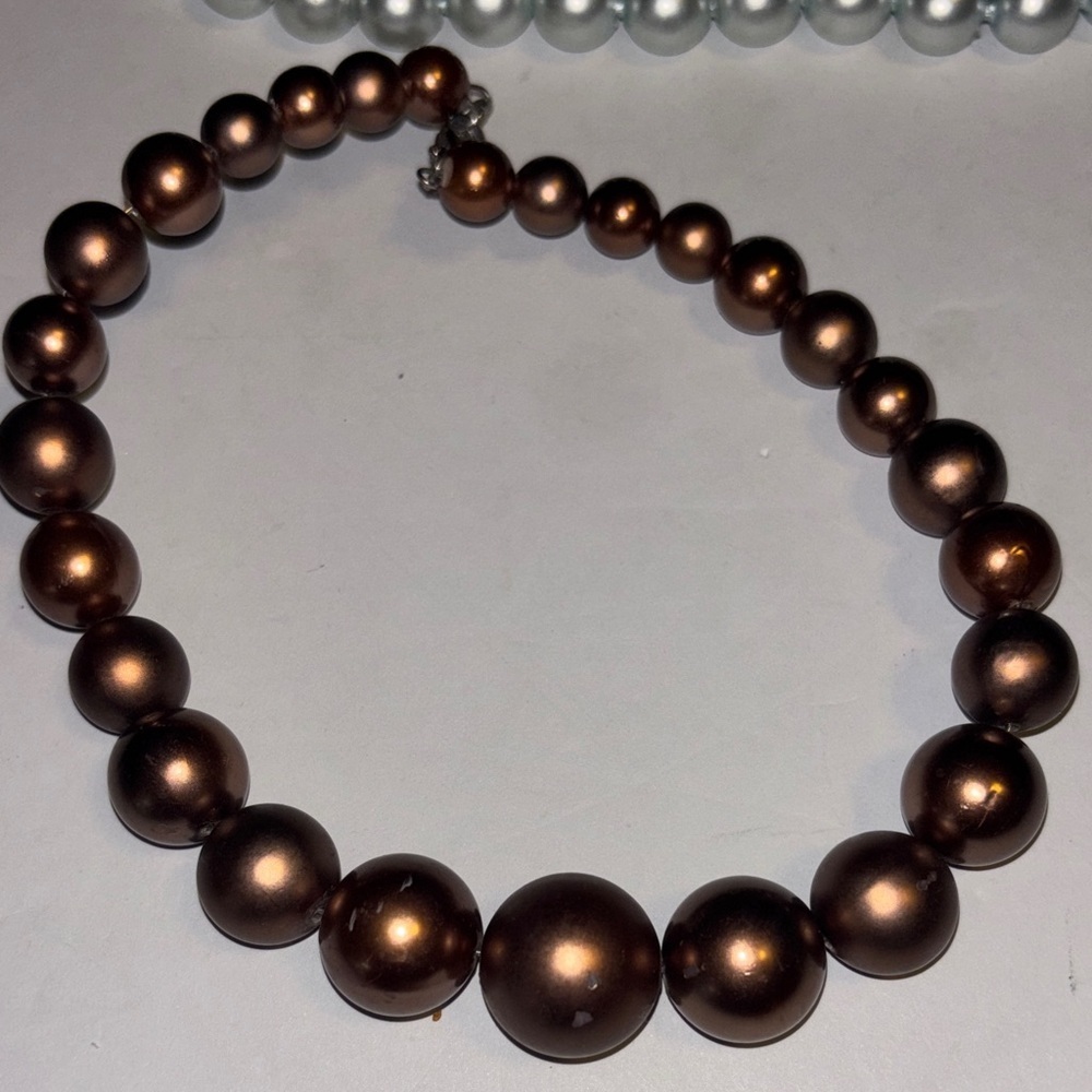 NECKLACES..2 COSTUME NECKLSCES BRONZE BEADED CHOKER MINT GREEN FAUX PEARL